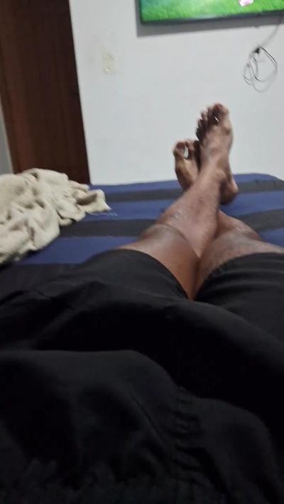 wesleyoliver45 live cam on Cam4