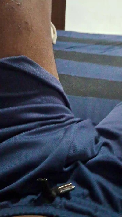 wesleyoliver45 live cam on Cam4