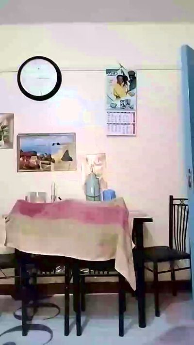 whinebby live cam on Cam4