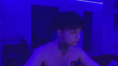 whiteinfinity live cam on Cam4