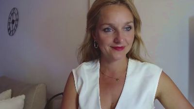 wildALICIA live cam on Cam4