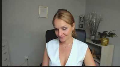 wildALICIA live cam on Cam4