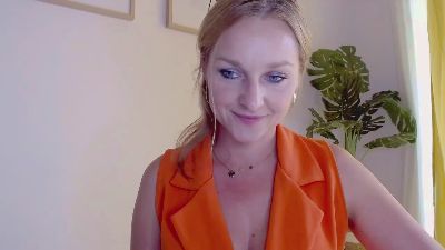 wildALICIA live cam on Cam4