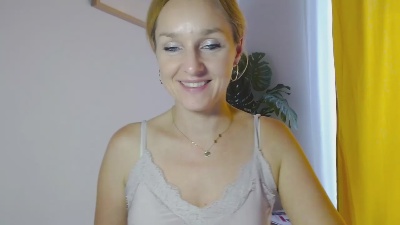 wildALICIA live cam on Cam4