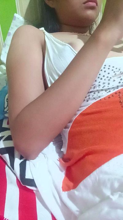 wild_starlet live cam on Cam4