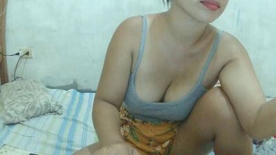 wildpoohkhaye live cam on Cam4
