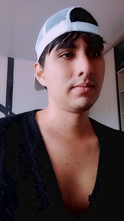 wildwolfhot live cam on Cam4