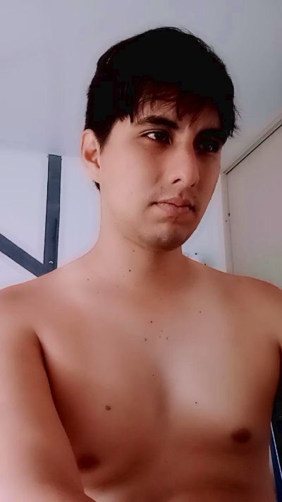 wildwolfhot live cam on Cam4