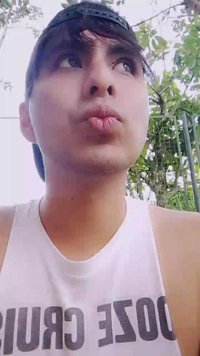 wildwolfhot live cam on Cam4