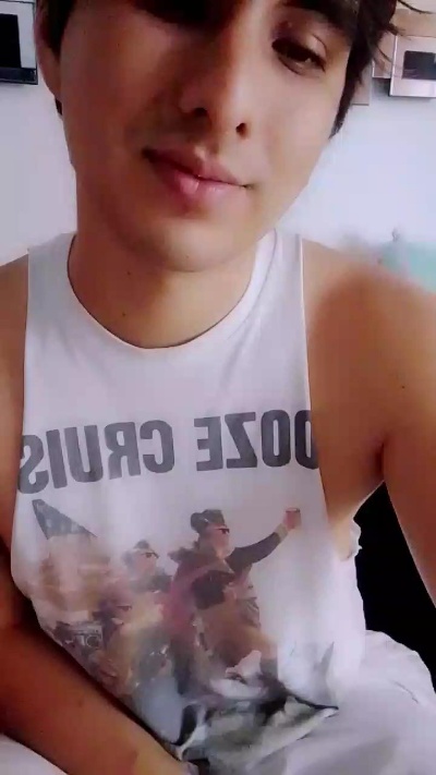 wildwolfhot live cam on Cam4