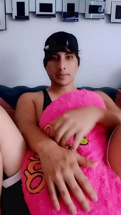 wildwolfhot live cam on Cam4