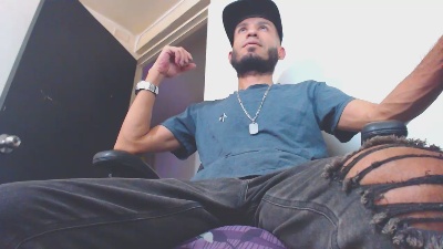 wilferlatinh live cam on Cam4
