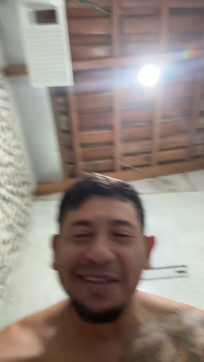 wilodonaire39 live cam on Cam4