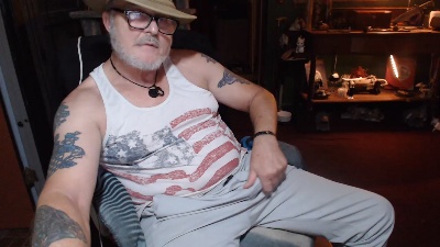 wisconsindad live cam on Cam4