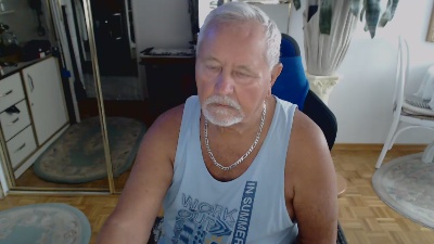 wlodek560 live cam on Cam4