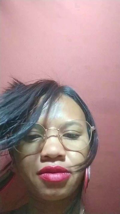 woman37 live cam on Cam4