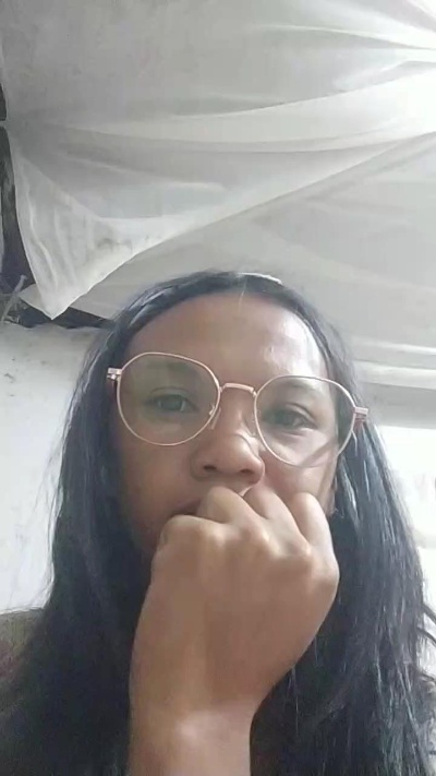 woman37 live cam on Cam4