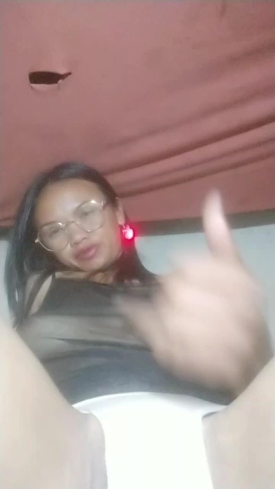 woman37 live cam on Cam4