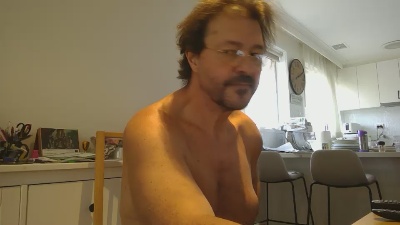womb70 live cam on Cam4