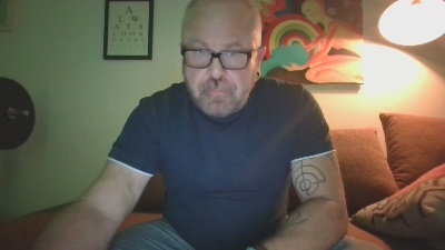 wtfincgn4 live cam on Cam4