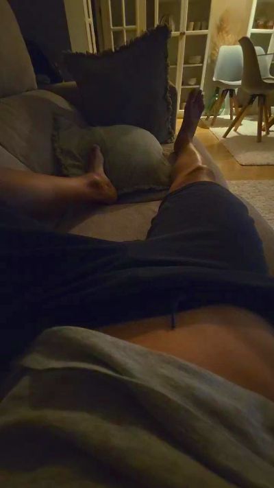 xCILLOx live cam on Cam4