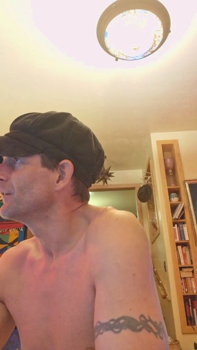 xRiven2099x live cam on Cam4