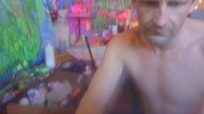 xRiven2099x live cam on Cam4