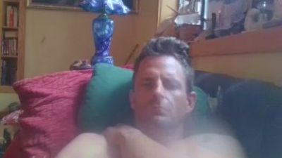 xRiven2099x live cam on Cam4