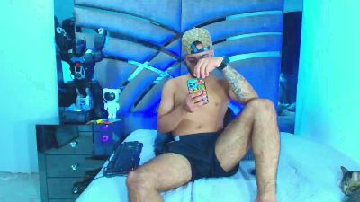 xanderstone00 live cam on Cam4