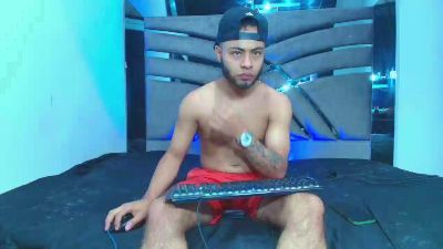 xanderstone00 live cam on Cam4