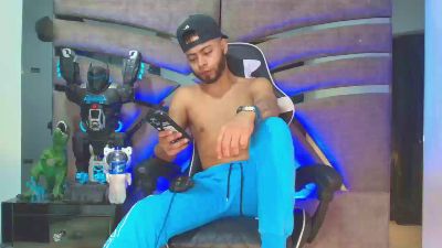 xanderstone00 live cam on Cam4