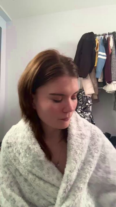 Profile and Statistics for xoxoleahrenee on Cam4