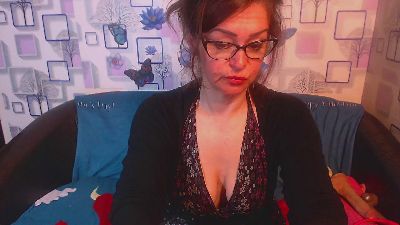 xxSexyMilfxx live cam on Cam4