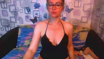 xxSexyMilfxx live cam on Cam4
