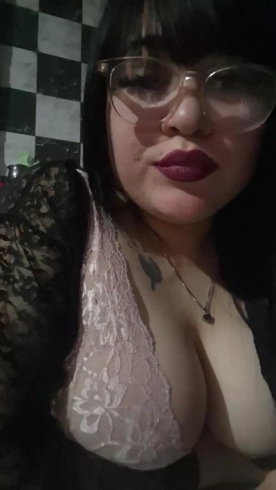yamila36 live cam on Cam4
