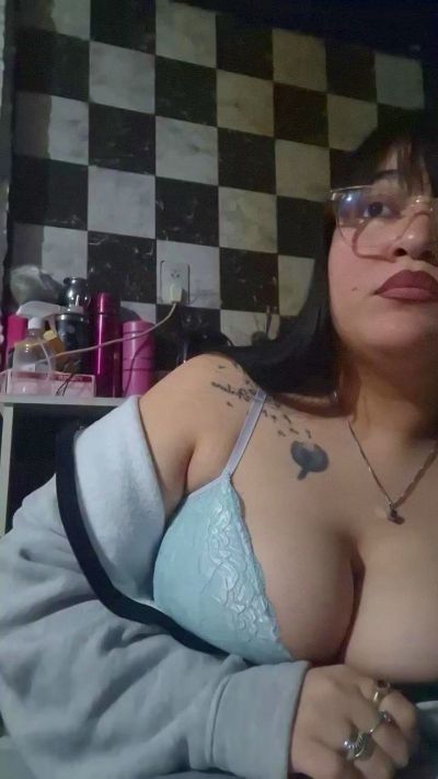 yamila36 live cam on Cam4