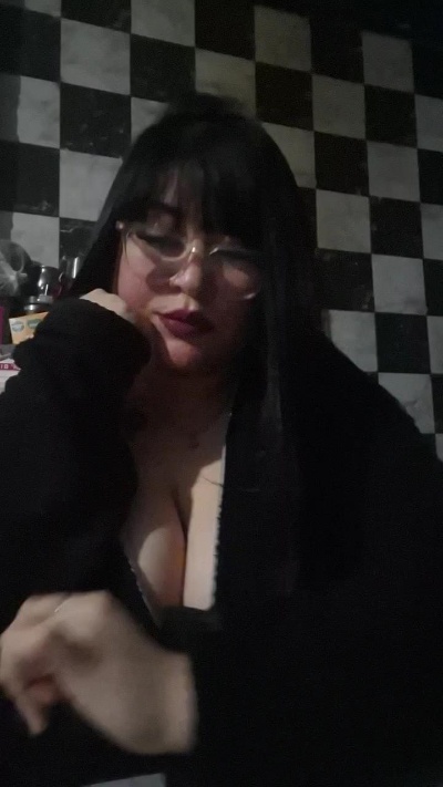 yamila36 live cam on Cam4