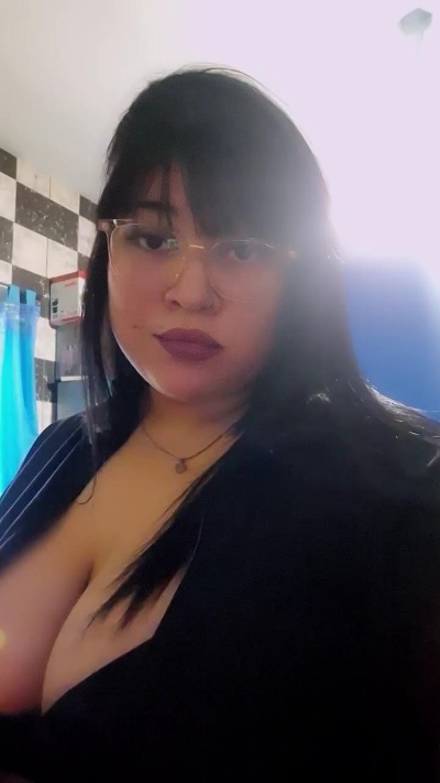 yamila36 live cam on Cam4