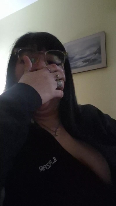 yamila36 live cam on Cam4
