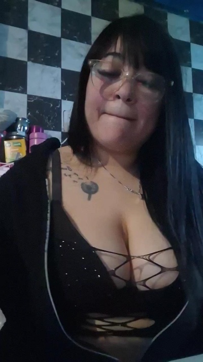 yamila36 live cam on Cam4