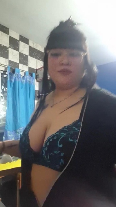 yamila36 live cam on Cam4