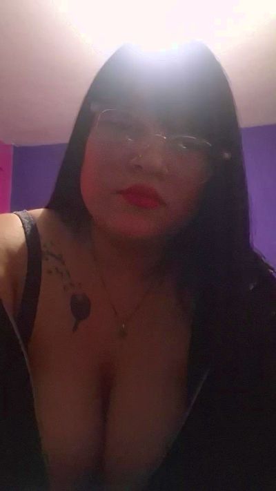 yamila36 live cam on Cam4