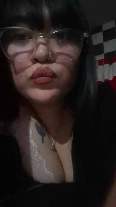 yamila36 live cam on Cam4