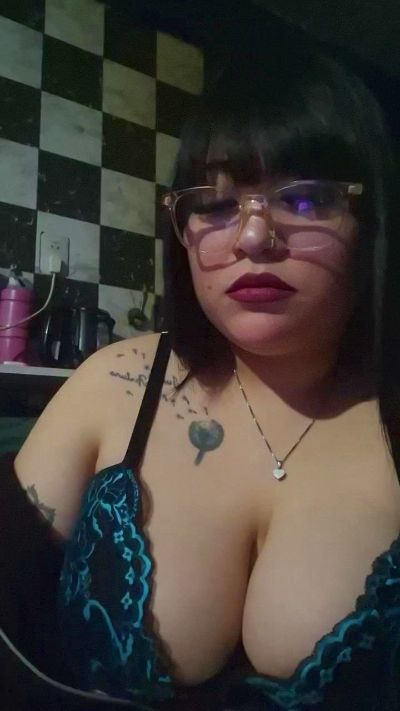 yamila36 live cam on Cam4