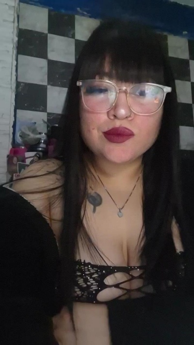 yamila36 live cam on Cam4