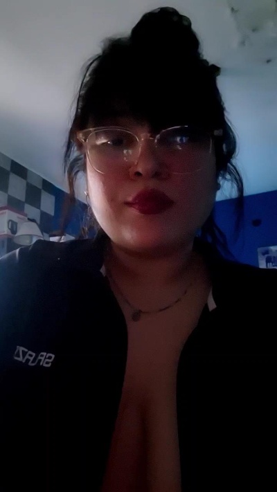 yamila36 live cam on Cam4