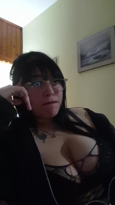 yamila36 live cam on Cam4