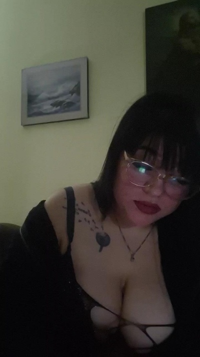 yamila36 live cam on Cam4