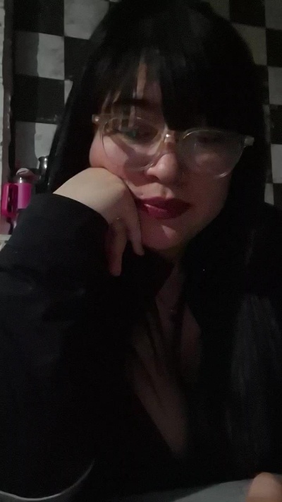 yamila36 live cam on Cam4