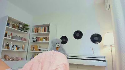 yamjoy18 live cam on Cam4